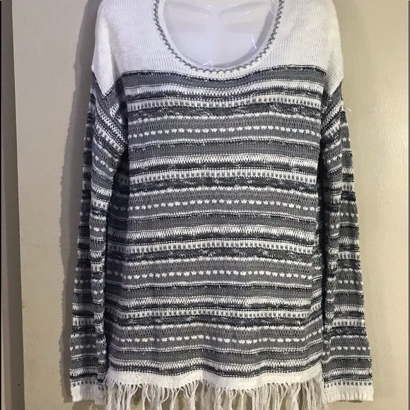 Grey and white striped sweater with fringes - Picture 1 of 6